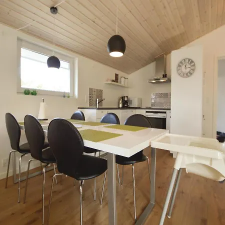 בית נופש Three-bedroom Holiday In Hejls