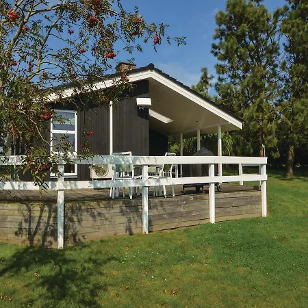 Three-bedroom Holiday In